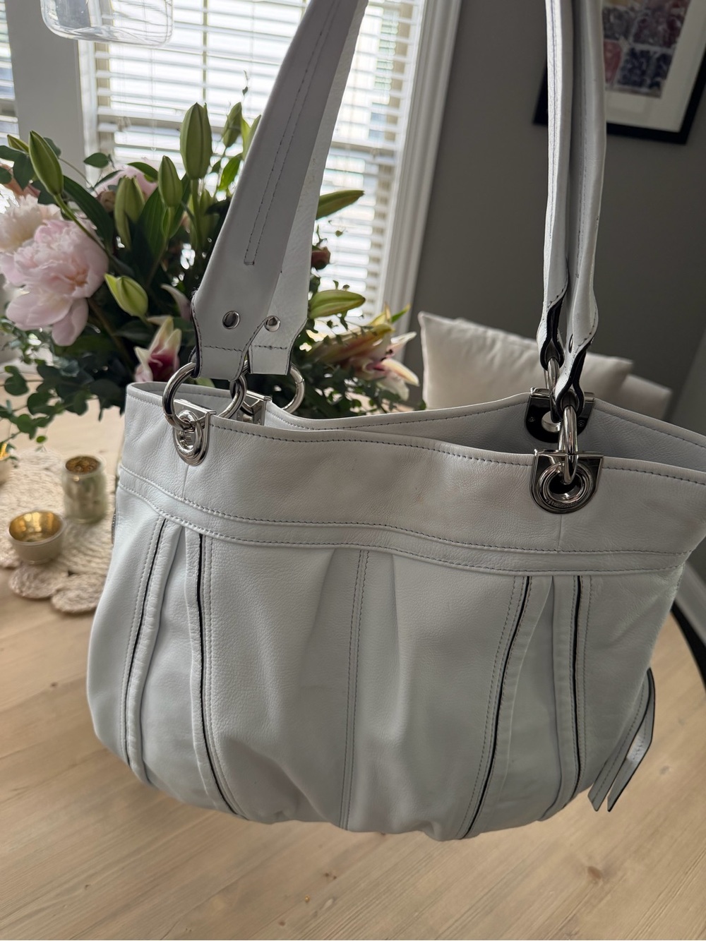 b. makowsky White Leather Hobo with Silver Hardware Great condition